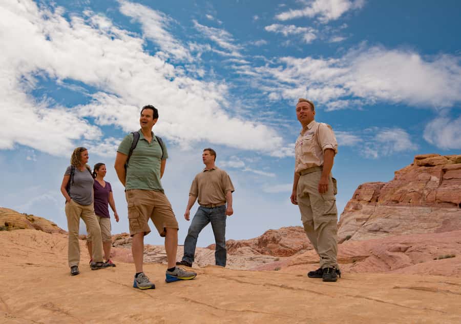 Las Vegas: Valley of Fire Tour in Luxury Tour Trekker - Booking mindset: how to pick the right traveler role for this day
