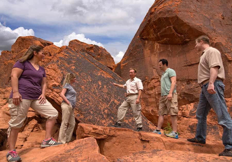 Las Vegas: Valley of Fire Tour in Luxury Tour Trekker - Should you book the Las Vegas Valley of Fire Luxury Tour Trekker?