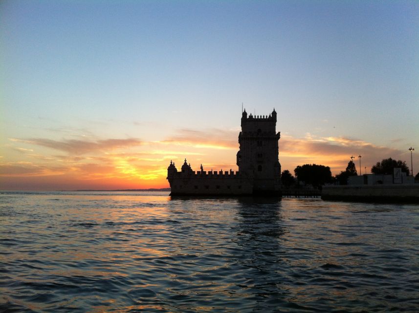 Lisbon: 2-Hour Sunset Sailing Tour on Luxury Sailing Yacht - Sparkling wine at sunset: the included touch that changes the mood