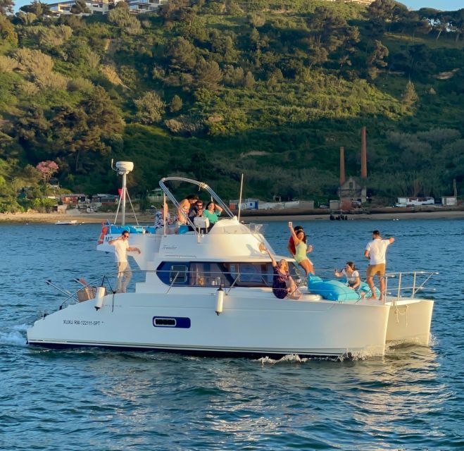 Lisbon: Private Luxury Catamaran Tour with Welcome Drink - Key things I’d watch for before you book