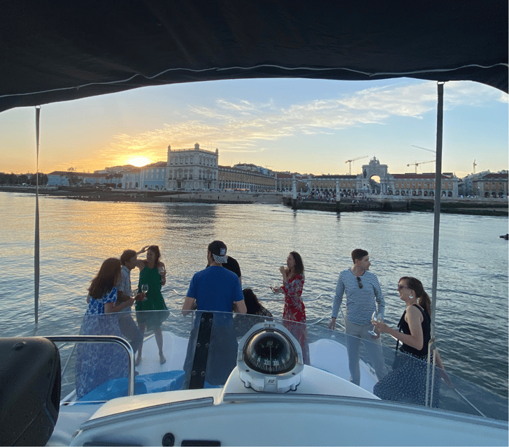 Lisbon: Private Luxury Catamaran Tour with Welcome Drink - Should you book this private luxury catamaran in Lisbon?