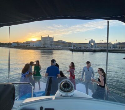 Lisbon: Private Luxury Catamaran Tour with Welcome Drink - The Tagus River cruise: how you’ll actually see Lisbon differently