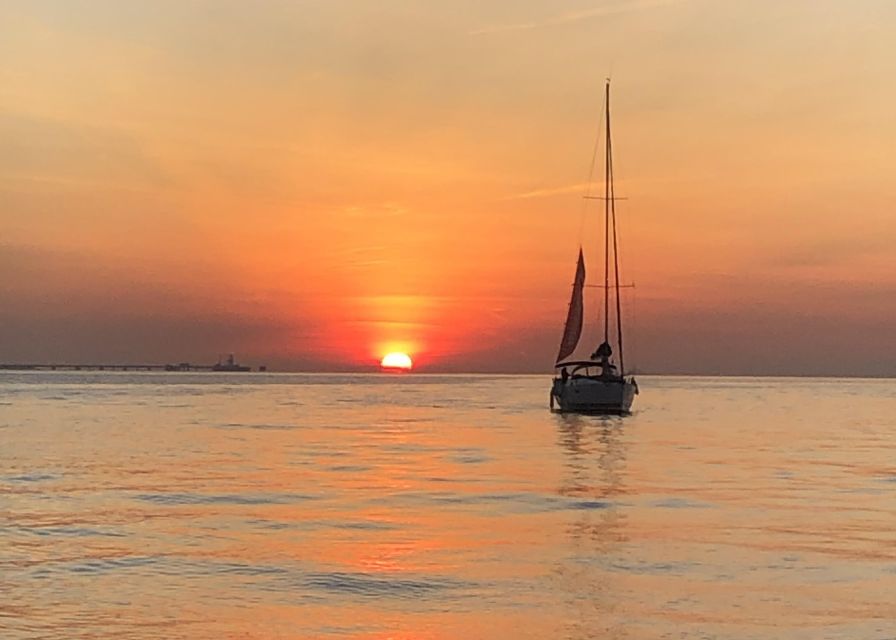 Lisbon: Private Tagus River Sunset Cruise on a Luxury Boat - Why this Lisbon sunset route works better than land views