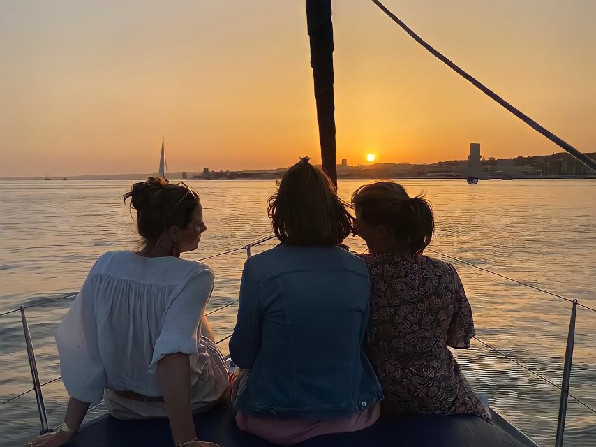Lisbon: Private Tagus River Sunset Cruise on a Luxury Boat - Welcome drink and snacks: the onboard rhythm