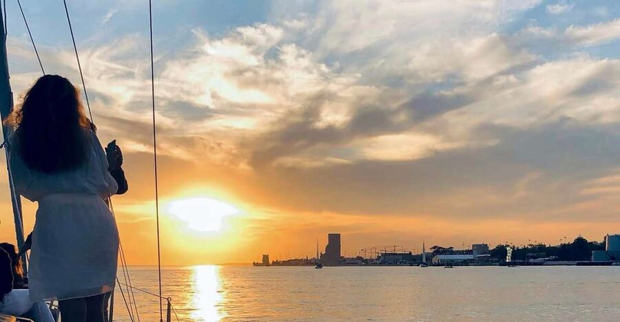 Lisbon: Private Tagus River Sunset Cruise on a Luxury Boat - Setting off from Doca do Bom Sucesso (and how to not miss it)