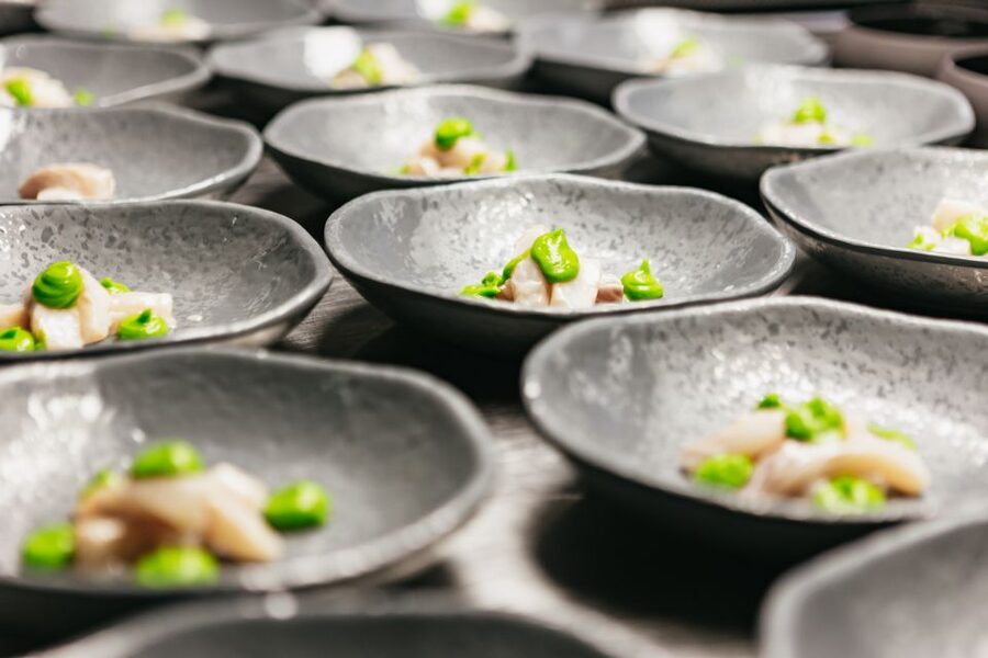 London: 6-Course Gourmet Dinner on a Luxury Coach - The 6-course menu cooked on-board: what to expect (and how to plan)