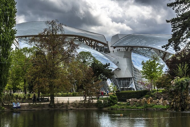 Louis Vuitton Foundation Exterior Walking Tour and Premium Entry - Timing and logistics: meeting point, duration, and flow
