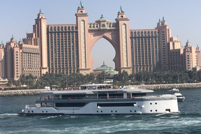 Luxury 7 Star Mega Yacht Dinner Cruise With international Buffet - The international buffet and live cooking: how to eat well on a boat