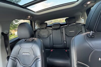 Luxury Airport Transfer Gold Coast-Brisbane / Brisbane-Gold Coast - Inside the car: comfort, bags handled, and safe driving