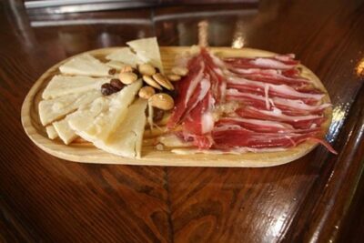Luxury Authentic Tapas Tour - Starting at Plaça de Santa Caterina: a smart place to begin