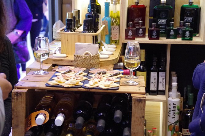 Luxury Authentic Tapas Tour - Four tapas bars plus drinks: how to enjoy the pacing