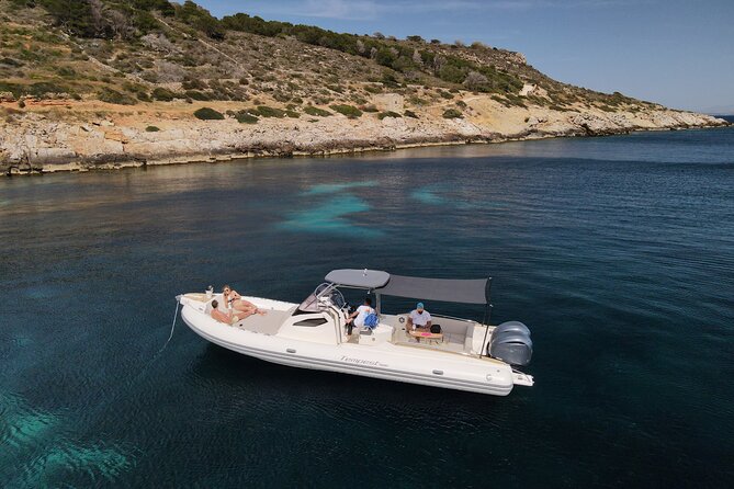 Luxury Boat Private Tour to Favignana and Levanzo in Sicily - Why Favignana and Levanzo Look Better From a Private Boat