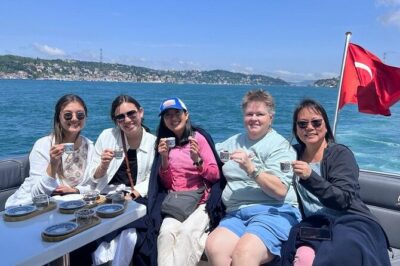 Luxury Bosphorus Yacht Cruise – Stopover in Asian Side - Meeting at Dolmabahçe Mosque and finding your way to the boat