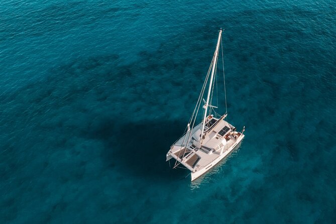 Luxury Catamaran Cruise, Dia Island –Open Bar & Lunch -Top Rated! - The Boat Experience: Eos Yachts and an English-Speaking Crew