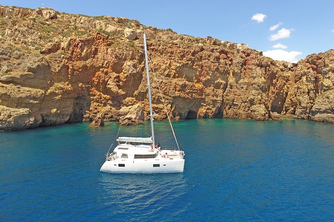 Luxury Catamaran Cruise from Athens with Traditional Greek Meal and BBQ - The BBQ and open bar: value you’ll notice fast