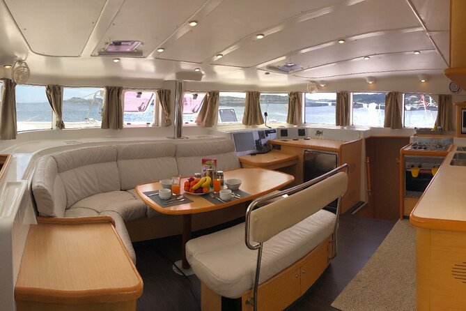 Luxury catamaran from Porto Rafael-Palau to the Maddalena Archipelago - Food and drinks on board: a real value add