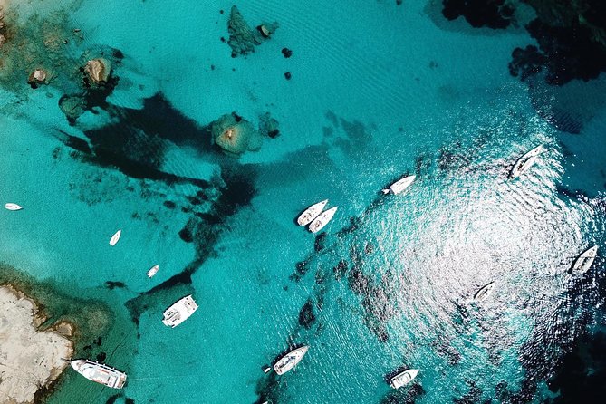 Luxury catamaran from Porto Rafael-Palau to the Maddalena Archipelago - Stop 1: Spargi for that first turquoise hour