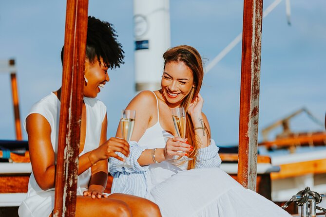 Luxury Four-Course Caribbean Dinner Cruise Experience - Cocktail Hour Plus Live Music: The Part That Makes It Feel Like a Night Out