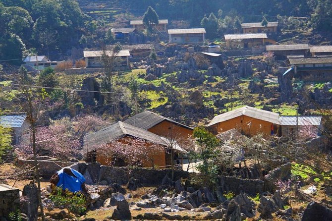 Luxury Ha Giang 3 days from Hanoi - Meo Vac and Du Gia: the loop keeps changing roads