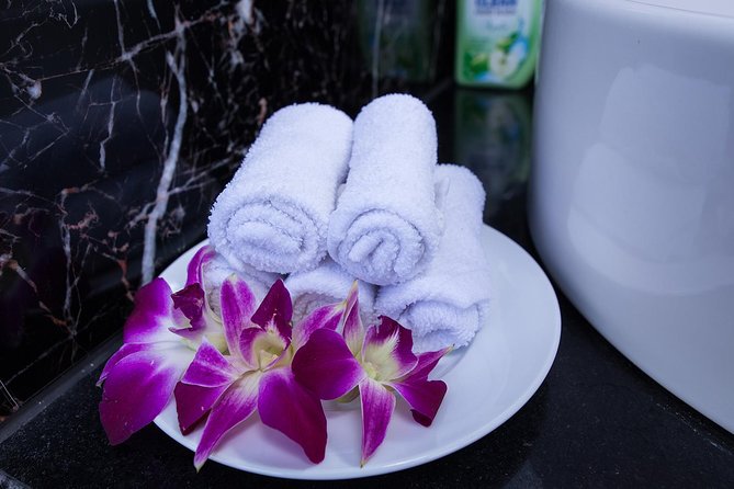 Luxury Halong Bay 1 Day on Cruises From Hanoi with Bus & Lunch - Kayaking and swimming off the boat: fun, but bring the right mindset