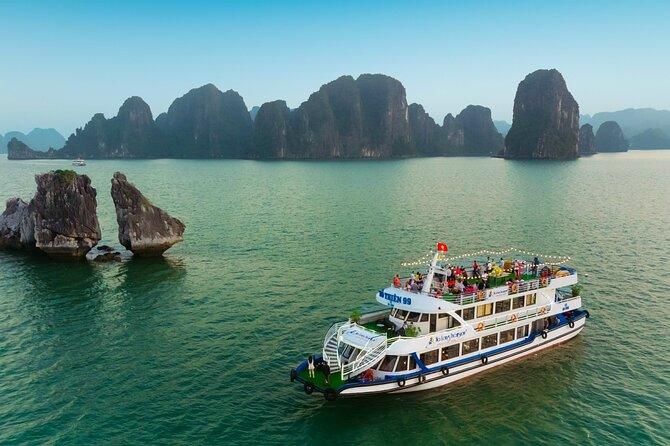 LUXURY Halong Bay Cruise 5 Stars Full Day Tour with Buffet Lunch - Tuan Chau Harbor to onboard lunch: the moment the day clicks