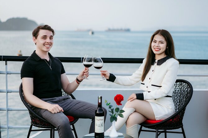 LUXURY Halong Bay Cruise 5 Stars Full Day Tour with Buffet Lunch - Who this tour suits best (and who should think twice)