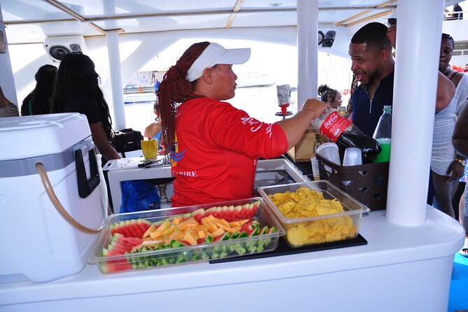 Luxury Hip Hop Boat Party–Drinks, Music, and the Best Vibes in PC - Service quality on this boat: why the crew name keeps coming up