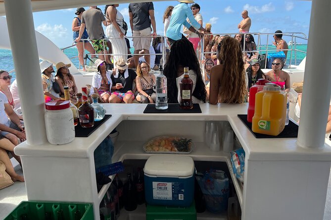 Luxury Hip Hop Boat Party–Drinks, Music, and the Best Vibes in PC - Pickup, mobile tickets, and the meeting point you should find first