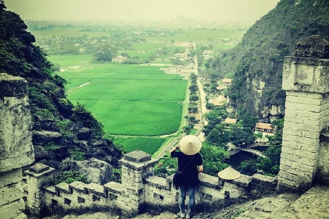 Luxury Hoa Lu - Tam Coc - Mua Cave 1 Day Tour - By Limousine & Small Group - Hoa Lu Ancient Capital: short on time, big on atmosphere