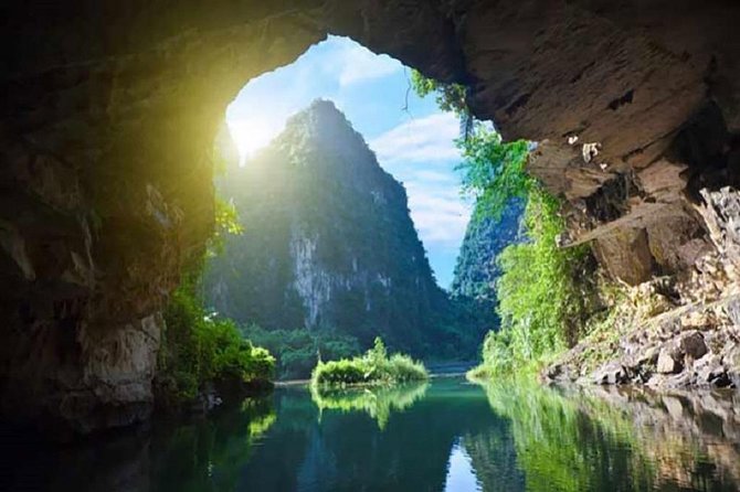 Luxury Hoa Lu - Tam Coc - Mua Cave 1 Day Tour - By Limousine & Small Group - Cycling around Tam Coc: the stretch that makes it feel local