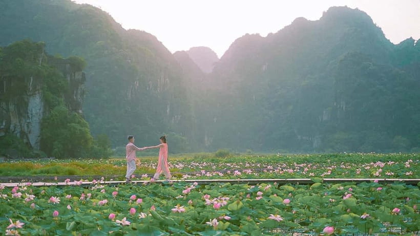 Luxury Limousine Tour: Hoa Lu, Trang An/Tam Coc & Mua Cave - Hoa Lu Temple: Vietnam’s ancient capital in a walkable stop