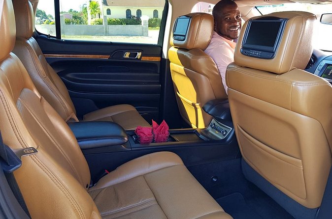 Luxury MKT Town Car Private Roundtrip Transfer - Who this transfer fits best (and who might skip it)