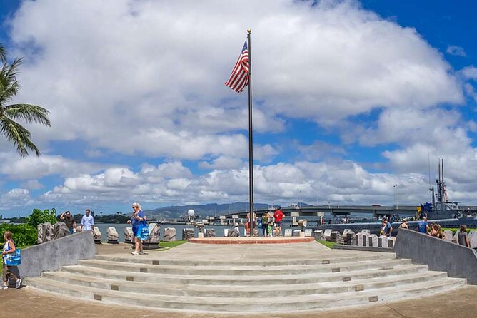 Luxury Pearl Harbor USS Arizona Memorial Small Group Tour - The USS Arizona Memorial by Navy Shuttle: The Official Moment