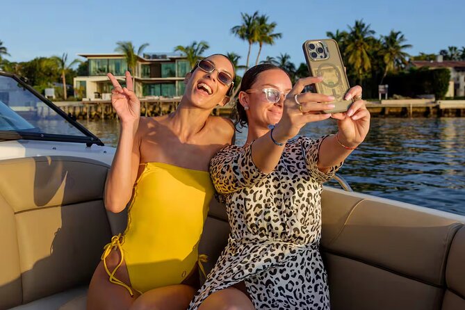 Luxury Private Boat Tour from Miami Beach - Star Island, Hibiscus Island, and Sunset Islands for mansion spotting and photos