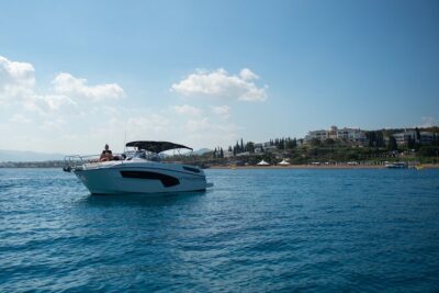 Luxury Private Charter on a Karnic SL800 to Blue Lagoon & more... - What makes the Karnic SL800 such a good fit for a short, great day