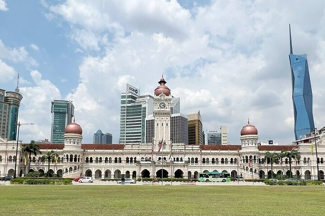 LUXURY Private day tour: Kuala Lumpur & Malacca from Singapore by licensed guide - Border-Savvy Singapore to Malaysia Logistics (And Why It Matters)