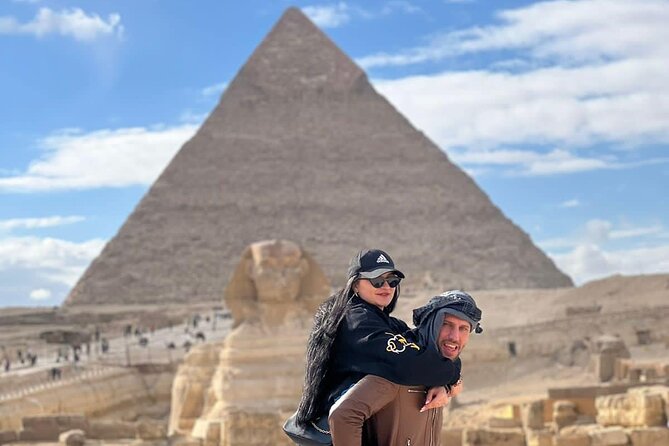 Luxury Private Tour Giza Pyramids ,Egyptian Museum and Bazaars - Entering the Egyptian Museum with a smart, timed plan