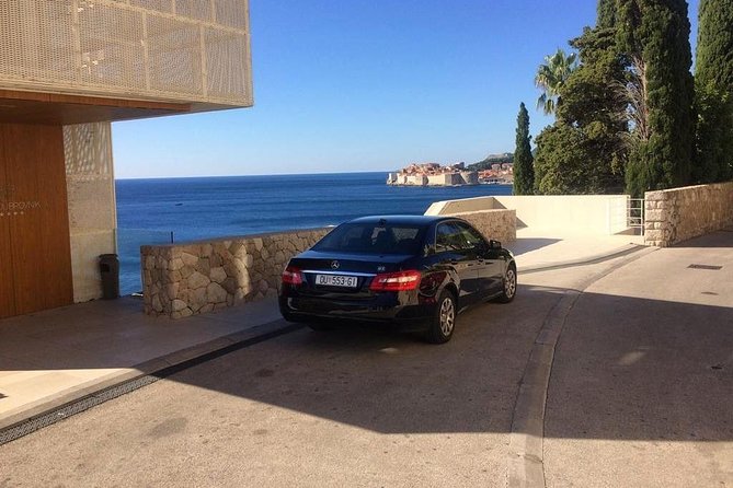 Luxury private transfer: Dubrovnik airport to Dubrovnik - Bottled water included: the tiny comfort that counts