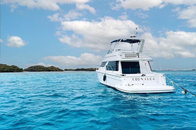 Luxury Private Yacht Charter Aruba - Eden Luca Yachts - Captain and first mate: the service that makes it feel personal