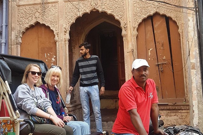 Luxury Rickshaw Tour of Old Delhi - Palaces, mansions, and Mughal-era traces