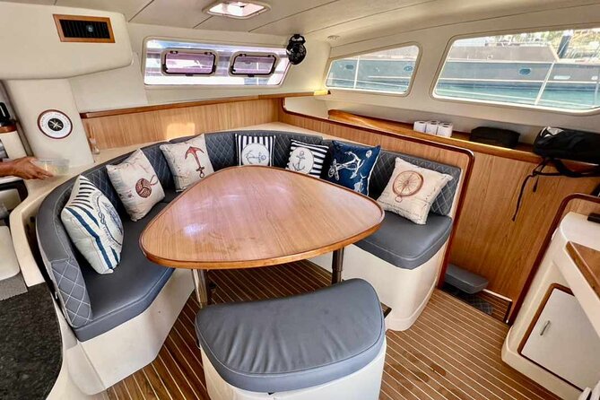 Luxury Sailing catamaran charter in Cabo San Lucas all inclusive - Pelican Rock and Balconcito Beach: the bay tour in miniature