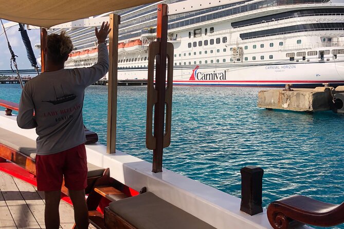 Luxury snorkel trip on a spacious wooden schooner and local lunch - Lunch onboard: local cooking beats cruise-ship bland