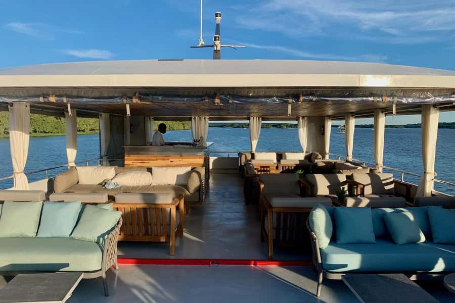Luxury Sunset Dinner Cruise with 4-Course Meal - Choosing Your Boat: Zambezi Breeze or Zambezi Reflections
