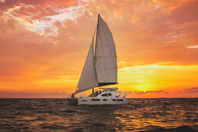 Luxury Sunset Sailing Cruise in Cancun with Light Dinner and Open Bar - Why this Cancun sunset sail is a standout short escape