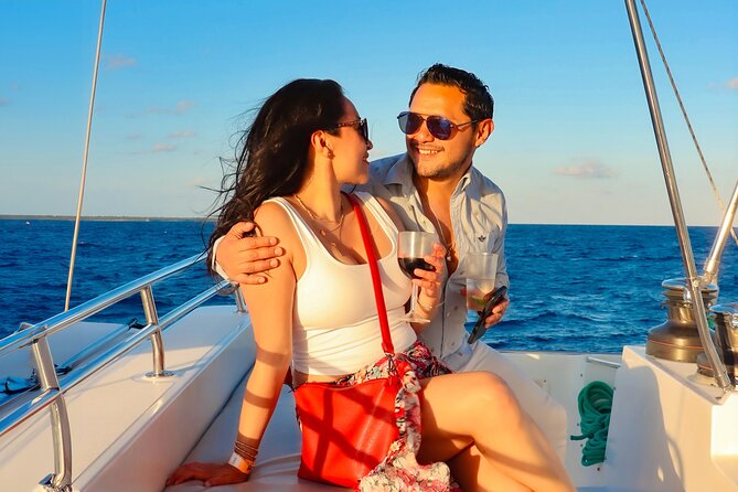 Luxury Sunset Sailing Cruise in Cancun with Light Dinner and Open Bar - The food: charcuterie-style appetizers, not a full dinner