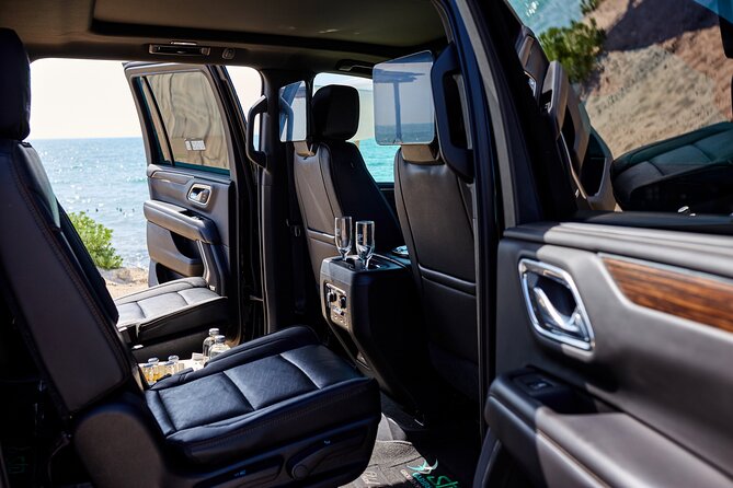 Luxury Suv departures from Tulum to Cancun Airport - Hotel lobby pickup and the 10-minute rule (read this twice)