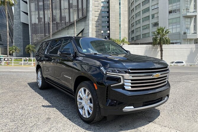 Luxury Suv from Cancun One Way International Airport - Getting Matched: Flight Tracking, WhatsApp, and the Name-Tablet Meet