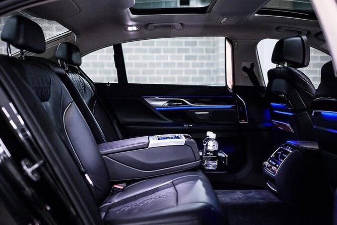 Luxury Sydney Airport Arrival Transfer - Sedan/SUV - Pricing for a private sedan or SUV: what you’re actually paying for