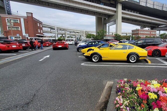Luxury van Ride to famous car meet up spot Daikoku - Luxury van pickup in Shinjuku (and why max 6 matters)