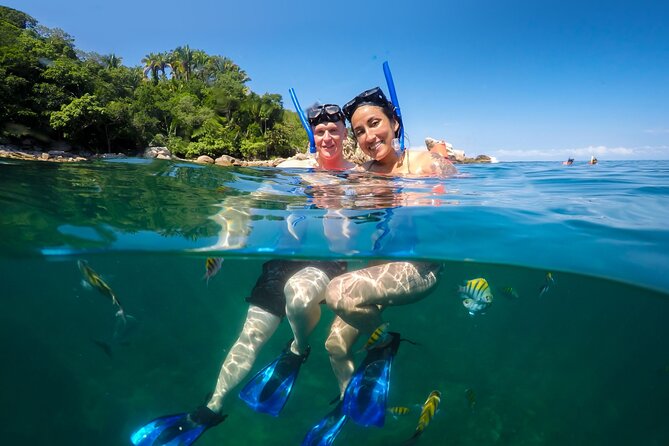 Luxury Yacht & Snorkel with All inclusive Open bar and lunch - Cruising the Bay of Banderas: Los Arcos and the Malecón from the sea